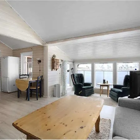 Arnoya Basecamp Semesterbostad